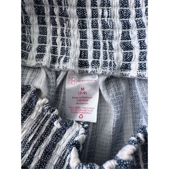 ⭐️3 for $10⭐️ Blue and White Elastic Waist Shorts - Picture 2 of 3